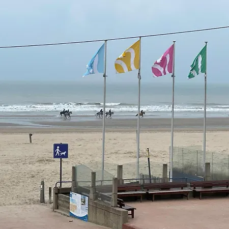 Seaview Terlinck Ii - Luxe Hoekappartement Met Zeezicht 6 Personen * De Panne